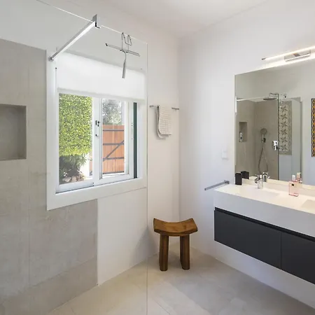 빌라 Romantic 3-bedroom Near