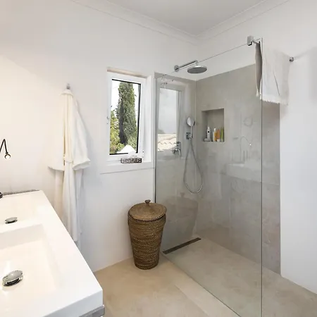빌라 Romantic 3-bedroom Near