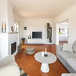 Romantic 3-bedroom Near Villa Carvoeiro (Lagoa)