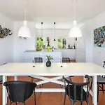 Romantic 3-bedroom Near *