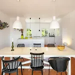 Villa Romantic 3-bedroom Near *