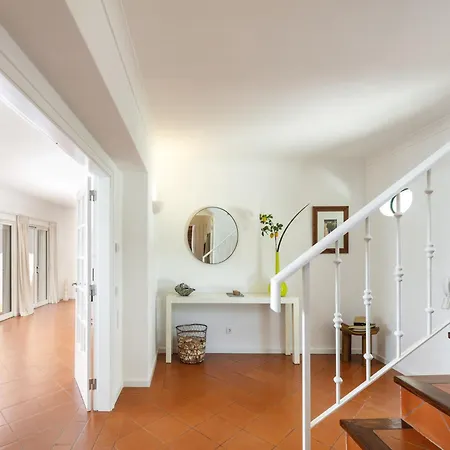 Villa Romantic 3-bedroom Near