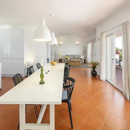 Romantic 3-bedroom Near