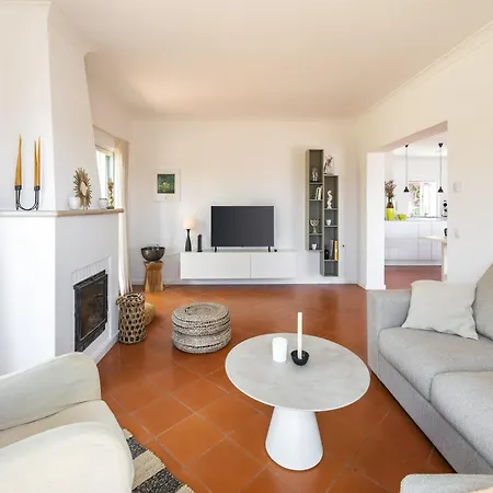 Romantic 3-bedroom Near Villa Carvoeiro (Lagoa)