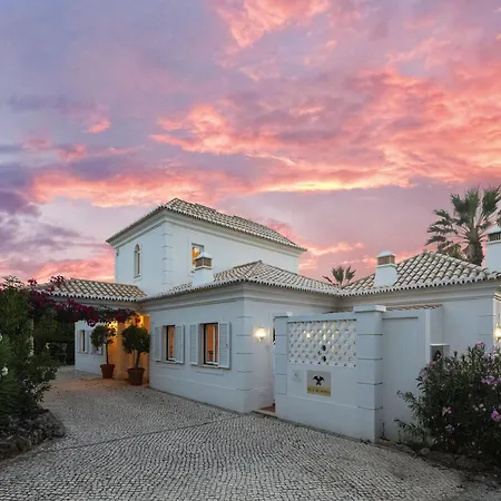 Villa Romantic 3-bedroom Near *