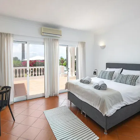 Romantic 3-bedroom Near Villa Carvoeiro (Lagoa)